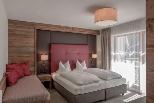 带阳台的两卧室公寓