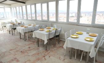 Beyaz Otel - Housity