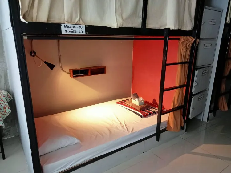 10 Bed Mixed Community Dorm