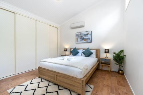 Peaceful 1Br Courtyard Unit in Quiet Dickson - Hosted by CanStay One-Bedroom Apartment