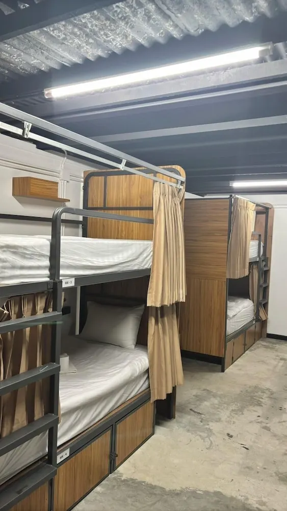 ห้องพักรวม, หอพักรวม (Bed)