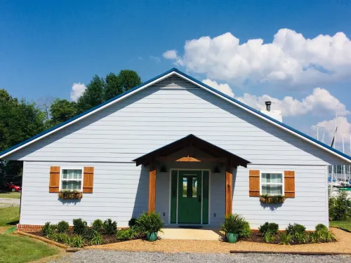 Beautiful, new house on Lake Guntersville!