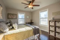 Cozy Convenient Cottage