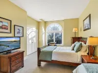 Unique Sandpoint Home with Private Pool and BBQ Island, Perfect for Groups! Hotels in Sandpoint