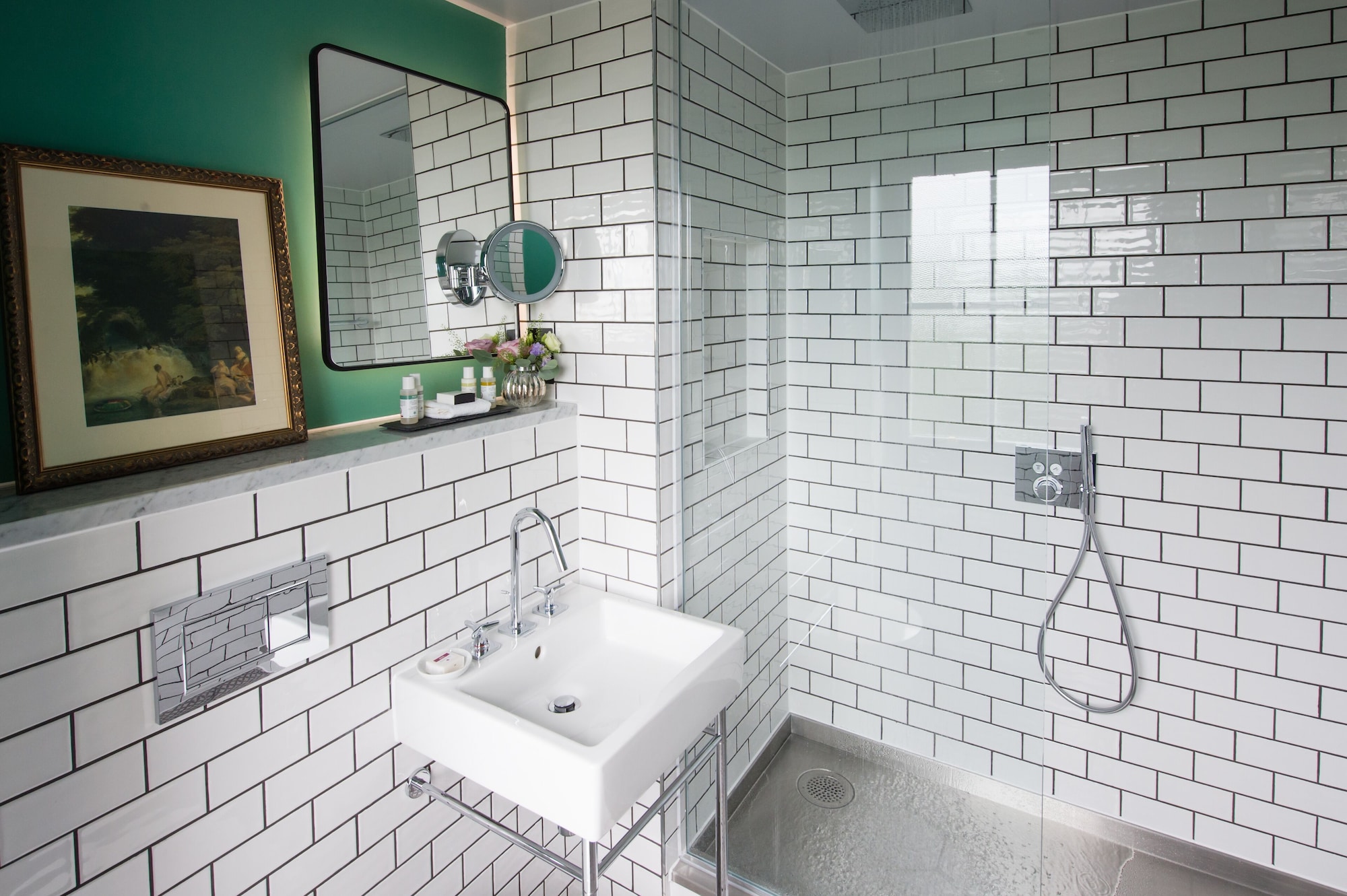 经典峡谷景观间