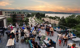 Hotel Indigo Traverse City by IHG - Housity