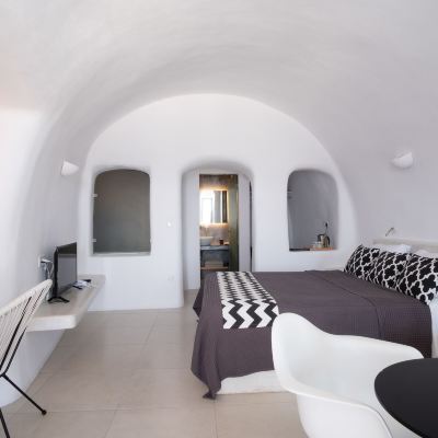 Superior Suite with Caldera View and Private Jacuzzi On the Cliff Promo Code