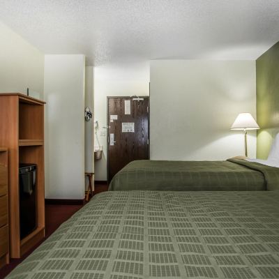 Deluxe Double Room Hudson Inn & Suites Promo Code