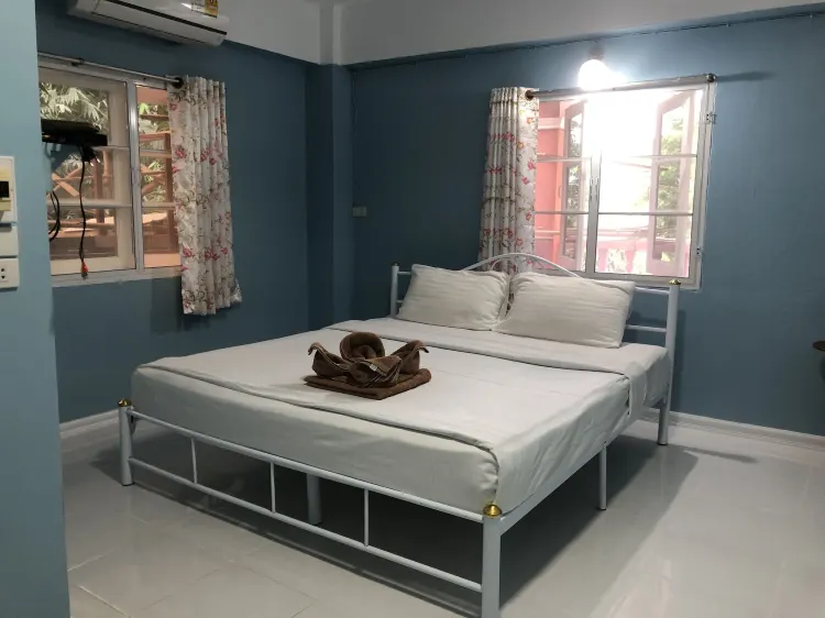 ห้องมาตรฐานพร้อมเครื่องปรับอากาศ