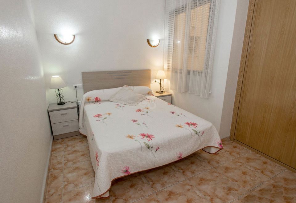 两卧室公寓（供3位成人和1名小童入住）