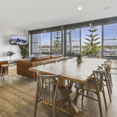 3 Bedroom Waterview Apartment Bellevue on The Lakes Promo Code