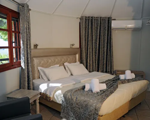 Chrissa Camping Rooms & Bungalows Hotel a Delfi