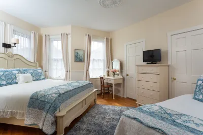 The Blue Dory Inn Hotels in 