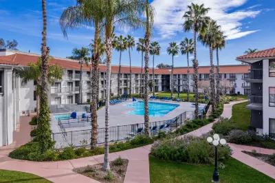 DoubleTree by Hilton Bakersfield Hotels in 
