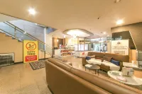 Hotel River