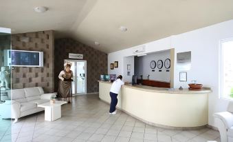 Hotel Splash Inn - Housity