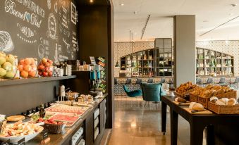 Motel One Barcelona-Ciutadella - Housity