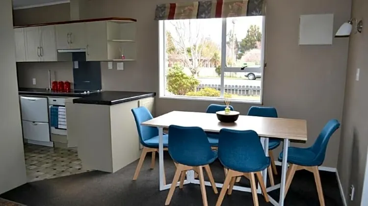 テ アナウ トップ 10 ホリデイ パーク 食事・レストラン