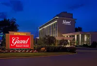 Grand Laurel Hotel
