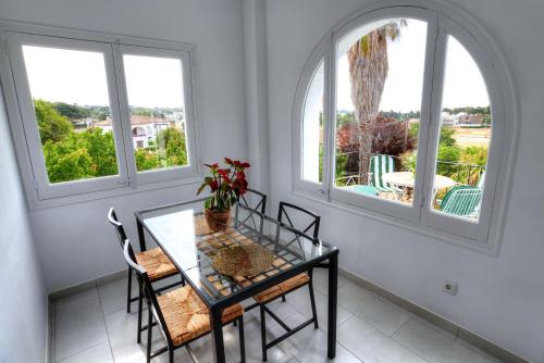 两卧室公寓 - 带露台