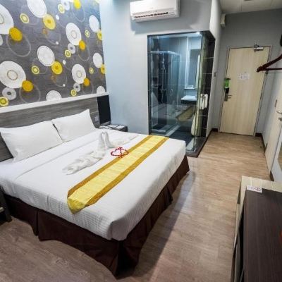 Bilik Deluxe King Kupon Indra Hotel