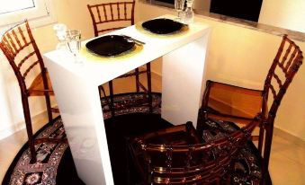 Deluxe Apartments - Free Parking - Housity
