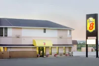 Super 8 by Wyndham Casper West by the River Hotel di 