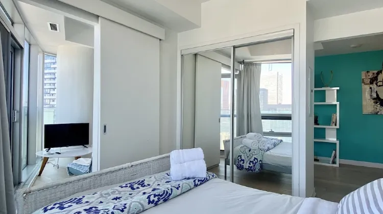 Waterfront York Suites Room