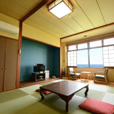 Comfort, Japanese-Style, Ocean View