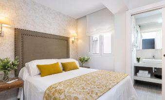 2 Bedroom & 2 Bathroom Apartment Near La Maestranza - Velarde II