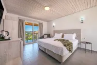 Leonidas Resort