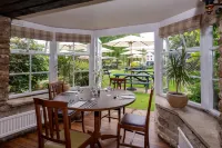 Corinium Hotel & Restaurant