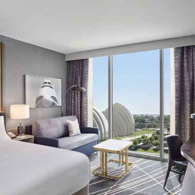 Premium King Room With Mobility Accessible Roll-in Shower Loews Kansas City Hotel Promo Code