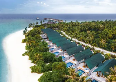 Furaveri Maldives Hotel a 