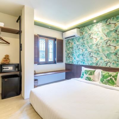 Standard Double Room Foodotel Promo Code