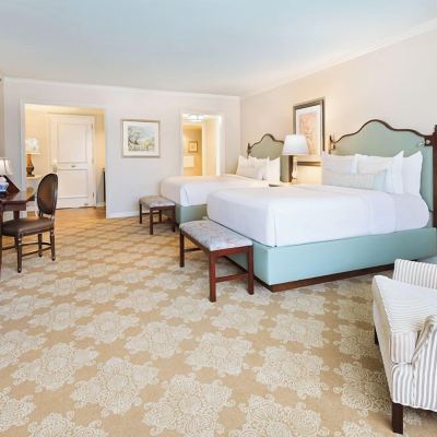 Deluxe Guest Room Queen/Queen Windsor Court Hotel Promo Code