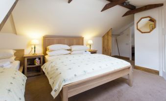 Oakwood Bed and Breakfast Heathrow - Housity