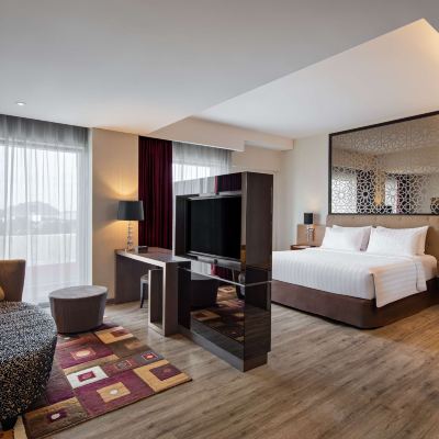 精緻特大床套房 巴東美居酒店優惠