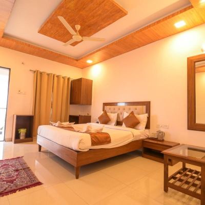 Deluxe Room Without Air Conditioner Rockford Resort Promo Code