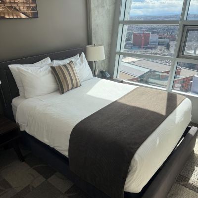 Deluxe Suite with 1 Queen Bed and Kitchenette with Air Conditioner Sait Promo Code