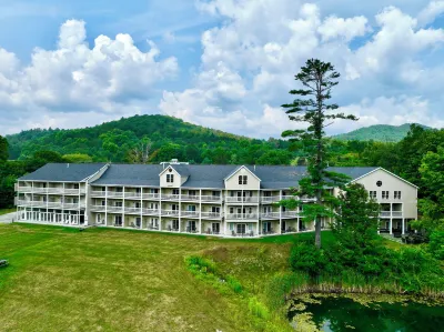 On the River Inn Hotel a 