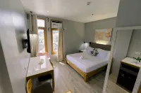 Madonna Hometel and Suites New Pandan  호텔