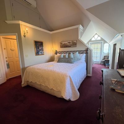 Suite, Balcony (Turret Suite: 2 Rooms) The Napa Inn Promo Code