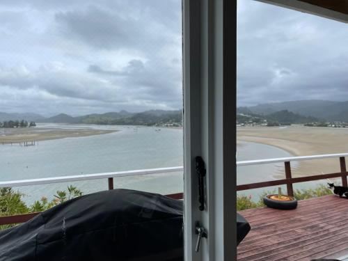 Tairua Treasure on Mount Paku Two-Bedroom House