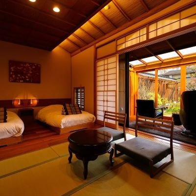 B Type (Low-Profile Bed) + Sunroom [Japanese Room] [Non-Smoking] オーベルジュ　別邸　山風木 クーポン