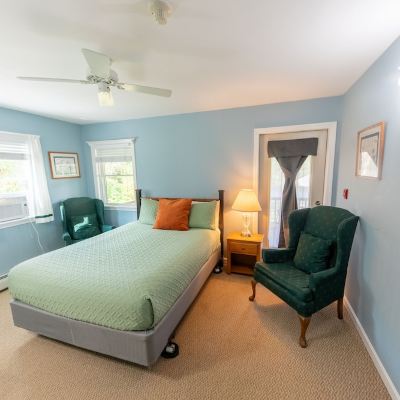 Room, 1 Queen Bed, River View, Ground Floor