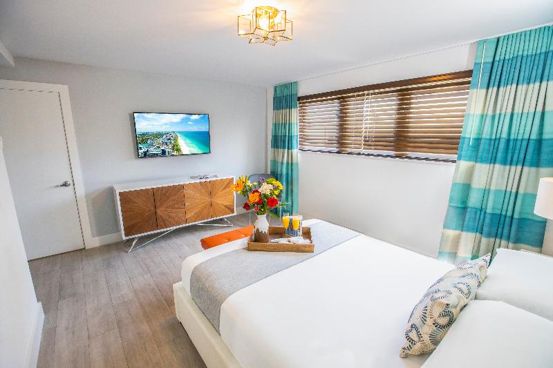 Waterside Hotel and Suites一卧室大床套房