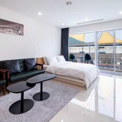 202 Family (Private Garden-Camp, Private Pool-No Heated Water) (America 2 Room) 거제도 스타마린풀빌라 쿠폰