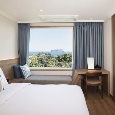 Kensington Premier Ocean + Bbq Dinner(550G Of Pork Served) + Draft Beer 2 (17:30 ~ 22:00) 켄싱턴리조트 서귀포 쿠폰