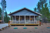 Shepherd Family Retreats- Bear Cub Hotels in 